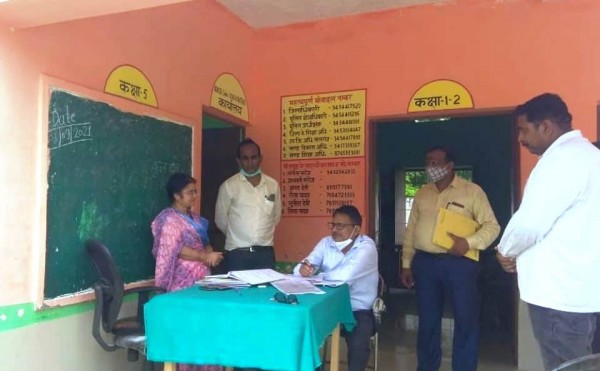 डिप्टी डायरेक्टर एमडीएम ने परिषदीय स्कूलों की खंगाली हकीकत