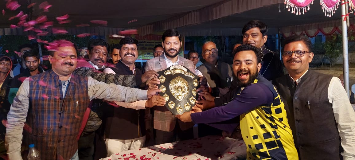 दो दिवसीय वॉलीबॉल प्रतियोगिता में भारत वारियर्स लखनऊ बनी विजेता