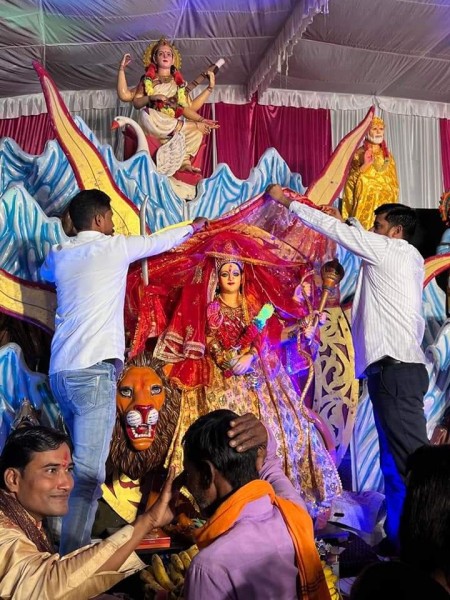 भाजयुमो नेता विजय शंकर अवस्थी ने भजन गायको को किया सम्मानित 