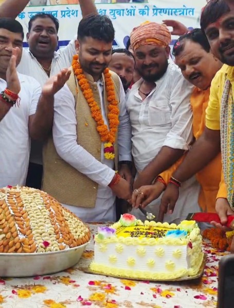 भाजयुमो प्रदेश अध्यक्ष डॉ. रोहित मिश्रा का निगोहां में हुआ भव्य स्वागत