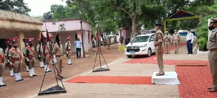 मिर्जापुर जिले में कई इलाकों में अपर पुलिस महानिदेशक ने किया निरीक्षण
