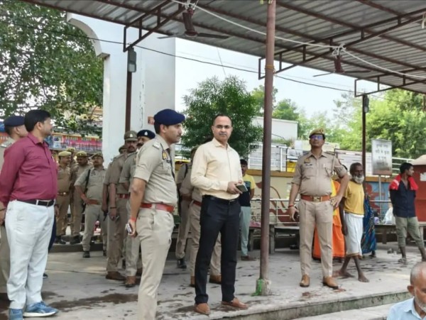 नवरात्रि पर्व के दृष्टिगत कुबरी घाट एवं शीतला माता मंदिर का आईजी ने किया निरीक्षण