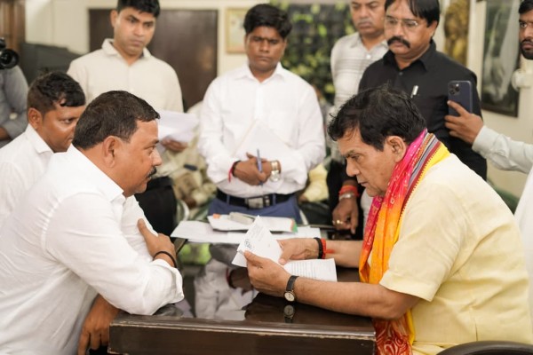 जनसमस्याओं के समाधान में किसी भी स्तर पर लापरवाही बर्दाश्त नहीं होगी:  मंत्री ए.के. शर्मा