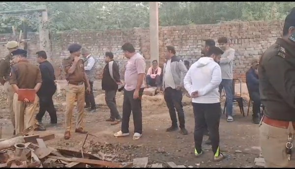 कानपुर में बंद कमरे में कोयला जलाने से चार युवकों की दम घुटने से मौत